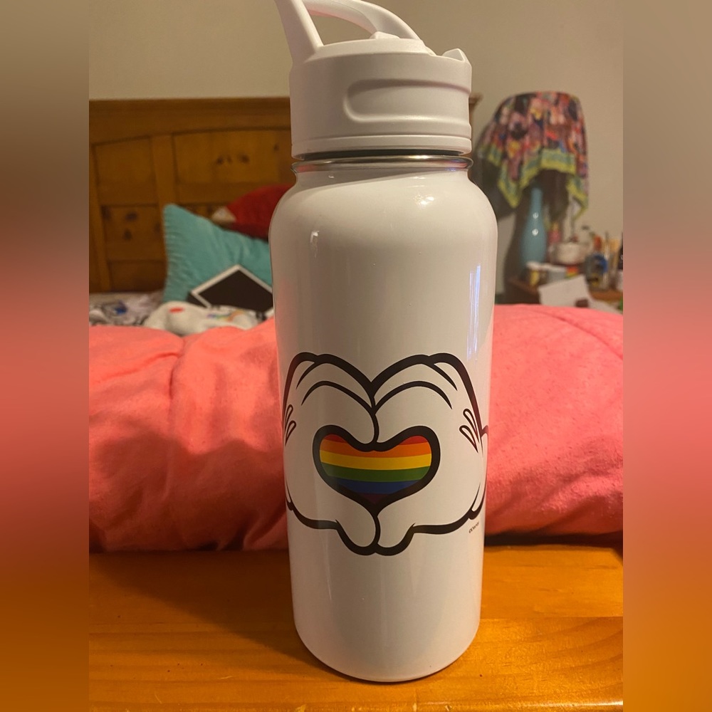 Disney PRIDE Heart Hands 34oz stainless steel water bottle